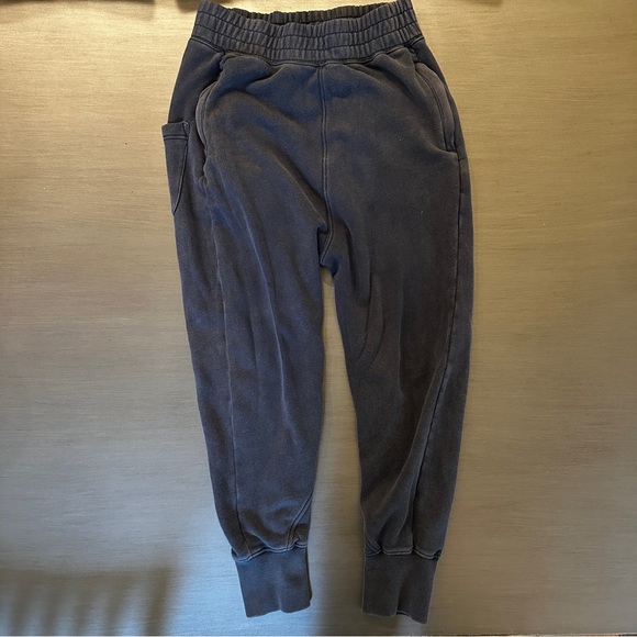 Free People Movement June Bug Jogger Navy Shade - Size XS - Picture 4 of 9